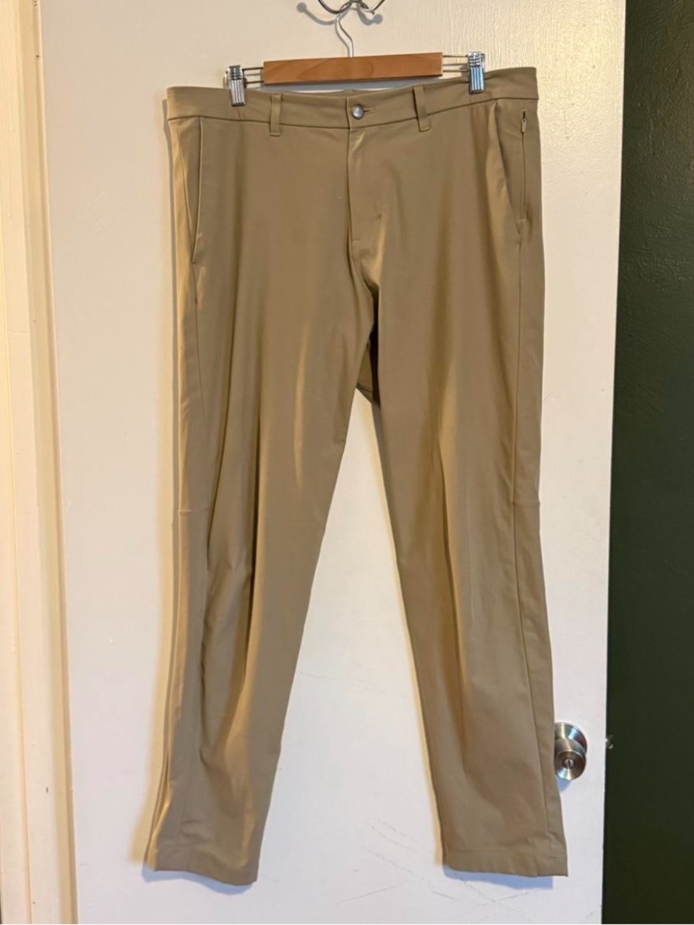 Lululemon beige LM5439S commission pant slim 
size 36